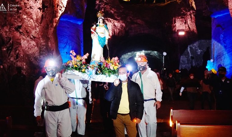 Vive la Semana Santa en Catedral de Sal de Zipaquirá