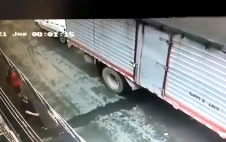 Video: Roban carga de camión parqueado en Zipaquirá