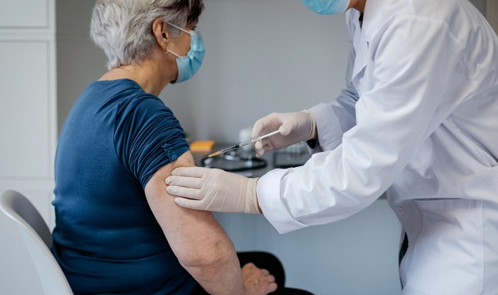 Cundinamarca inició vacunación a personas mayores de 65 años