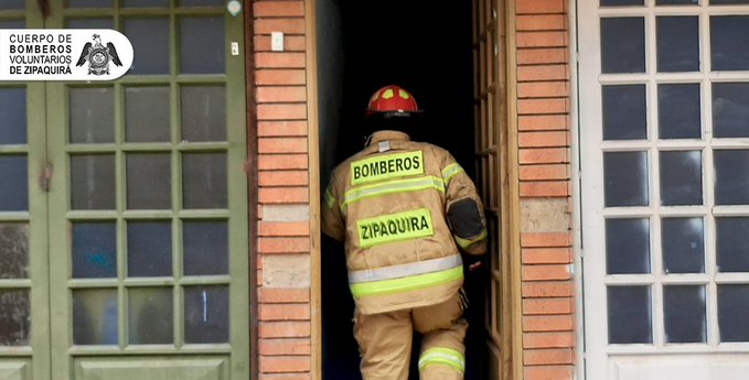 Bomberos Zipaquirá controlaron incendio en Villas del Rosario