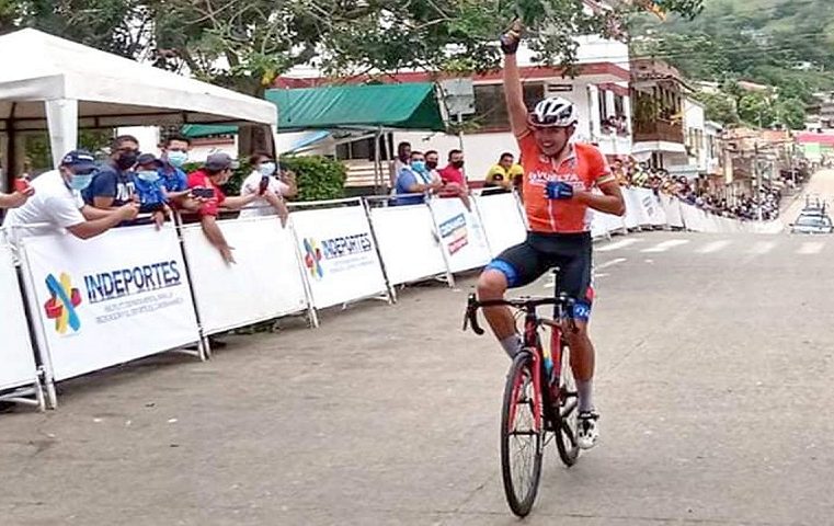 Marlon Garzón ganó la segunda etapa y es líder de la Vuelta a Cundinamarca
