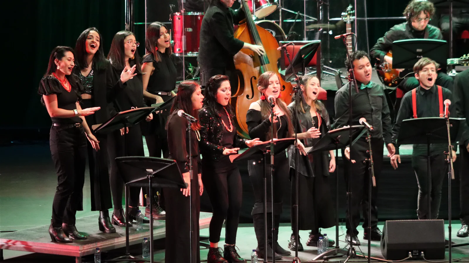 La Fundación Nacional Batuta y el Centro Nacional de las Artes presentan el concierto Coro de los cien: Batuta le canta a Latinoamérica