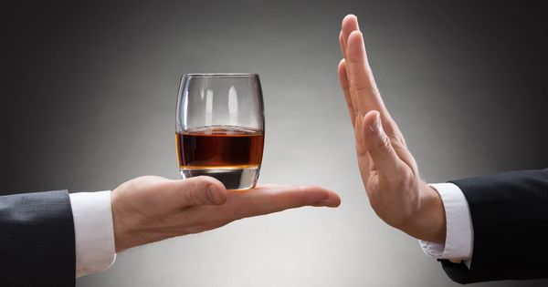 Brindemos por un Año Nuevo Seguro: Consejos para Prevenir el Consumo Excesivo de Alcohol