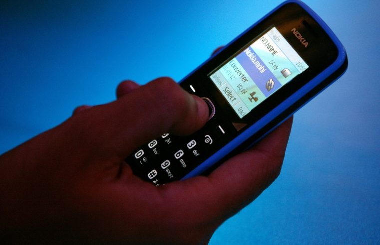 ¿Tiene un celular “flecha” que usa tecnología 2G y 3G? Le contamos que pasará con estos dispositivos cuando se implemente el 5G en Colombia