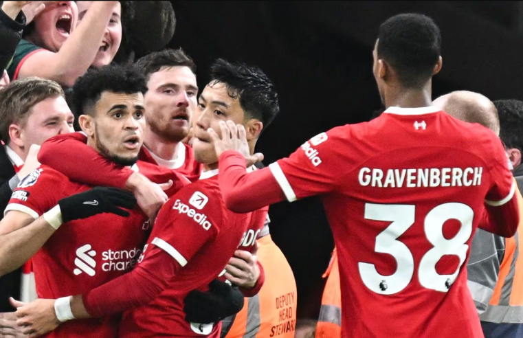 Luis Díaz Celebra su Cuarto Título con Liverpool al Ganar la Copa de la Liga