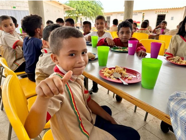 Más de 5,7 millones de estudiantes se benefician del Programa de Alimentación Escolar en 2024 en Colombia