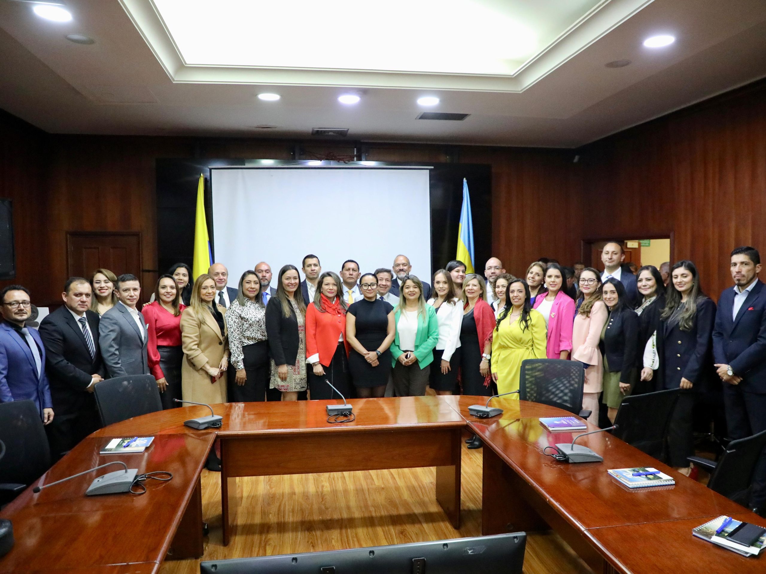 Treinta y Cuatro Profesionales de la Salud asumen como Gerentes de Hospitales en Cundinamarca