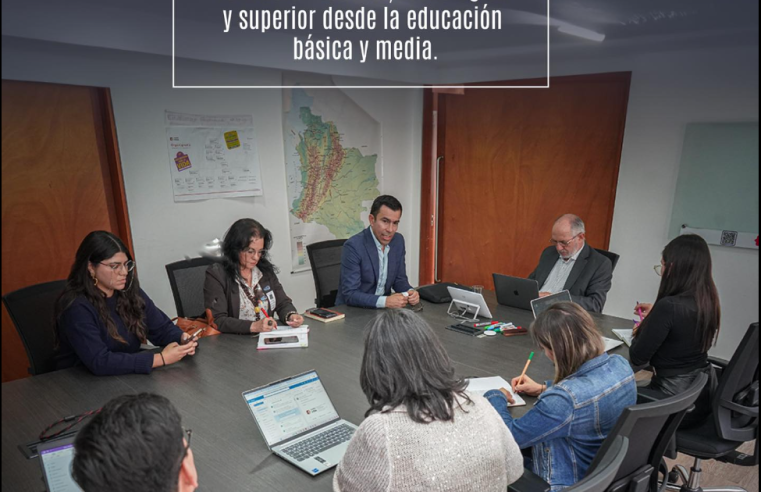 Gestión Educativa en Cundinamarca: Compromiso con la Descentralización y Pertinencia