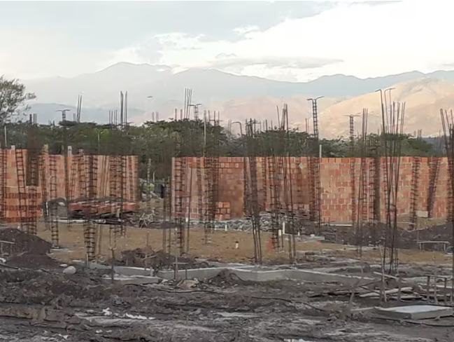 Suspensión del proyecto de vivienda VIS en Chía debido a presuntas irregularidades contractuales