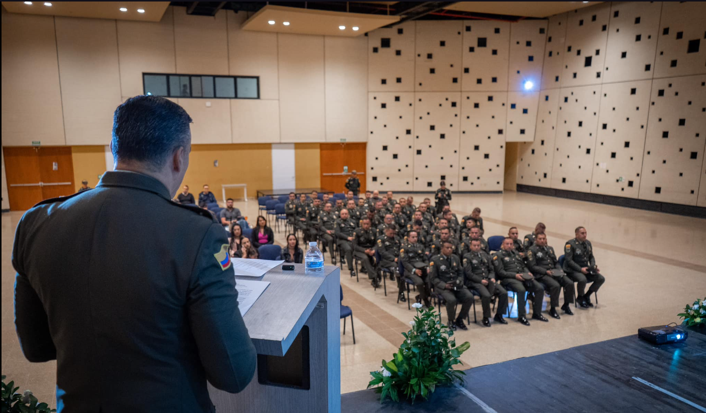 Condecoración al Comando Especial de la Policía Sabana Norte en Cajicá