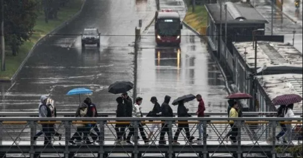 Prepárate para la Lluvia: Dos Ondas Tropicales Traerán Intensas Precipitaciones a Colombia Esta Semana