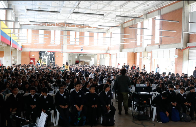 Visita de la Secretaría de Seguridad y Policía de Infancia a la Institución Educativa San Gabriel