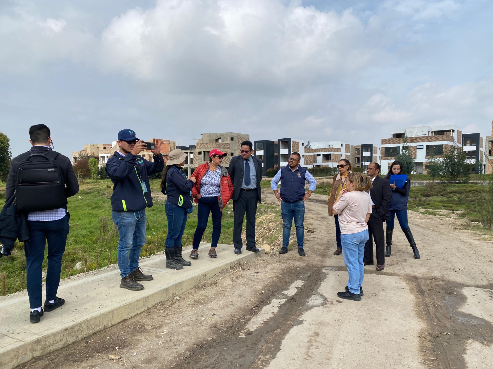 CAR Ordena Suspensión de Obras en Cota por Posible Daño Ambiental + Video