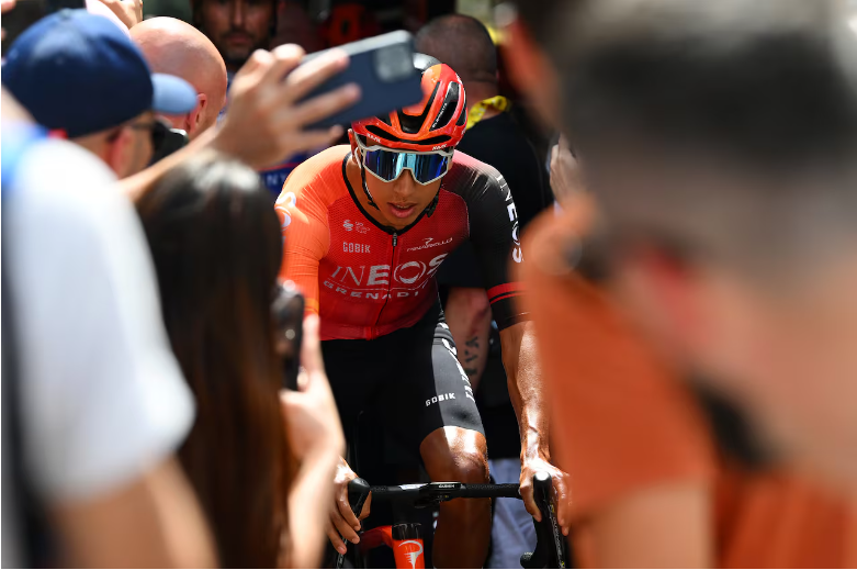 Egan Bernal podría abandonar el Tour de Francia por problemas de salud