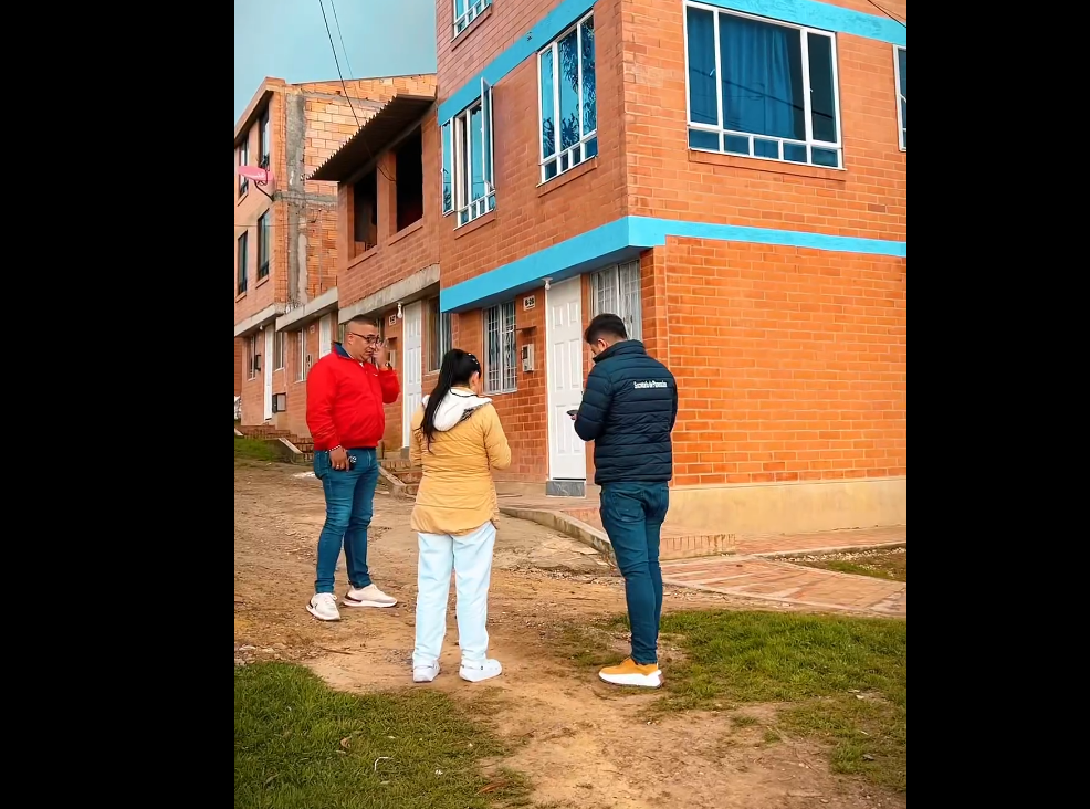 Compromiso con la Comunidad: Buscando Soluciones en el Barrio Porvenir 2 + Video