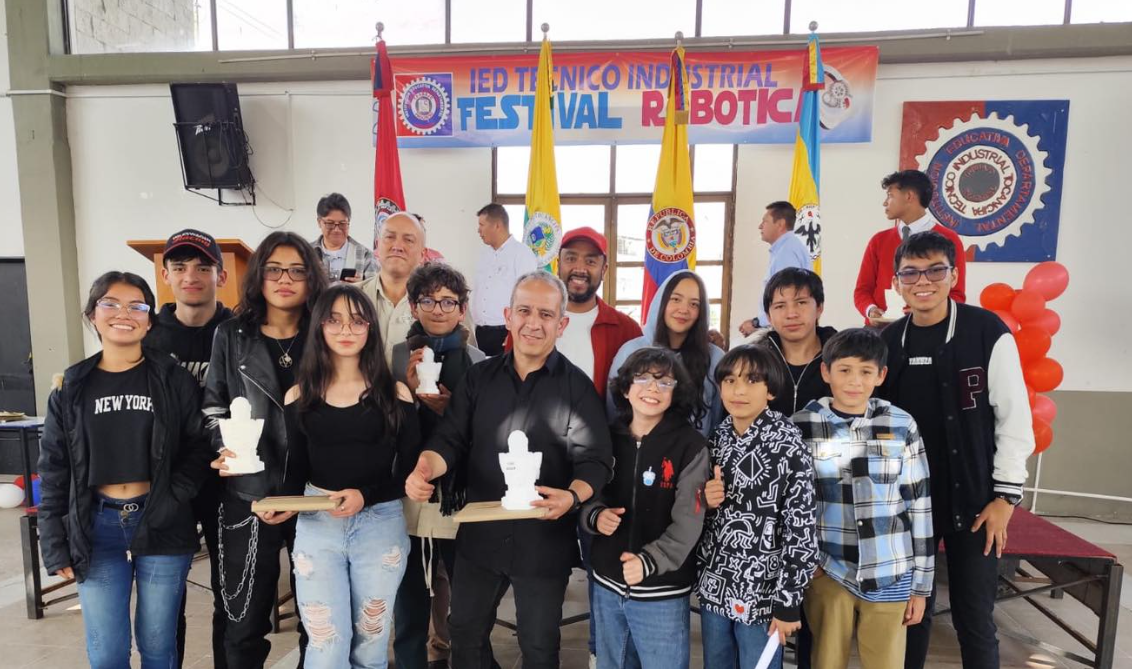 Semilleros de Ciencia y Tecnología Destacan en Festival de Robótica de Tocancipá