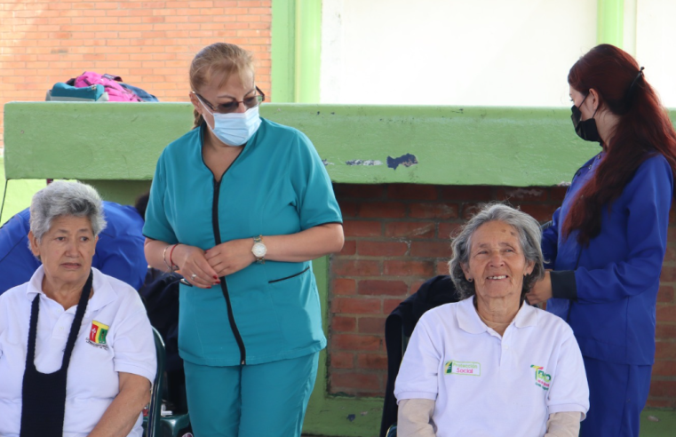 Jornada de Belleza para Adultos Mayores con el apoyo del SENA