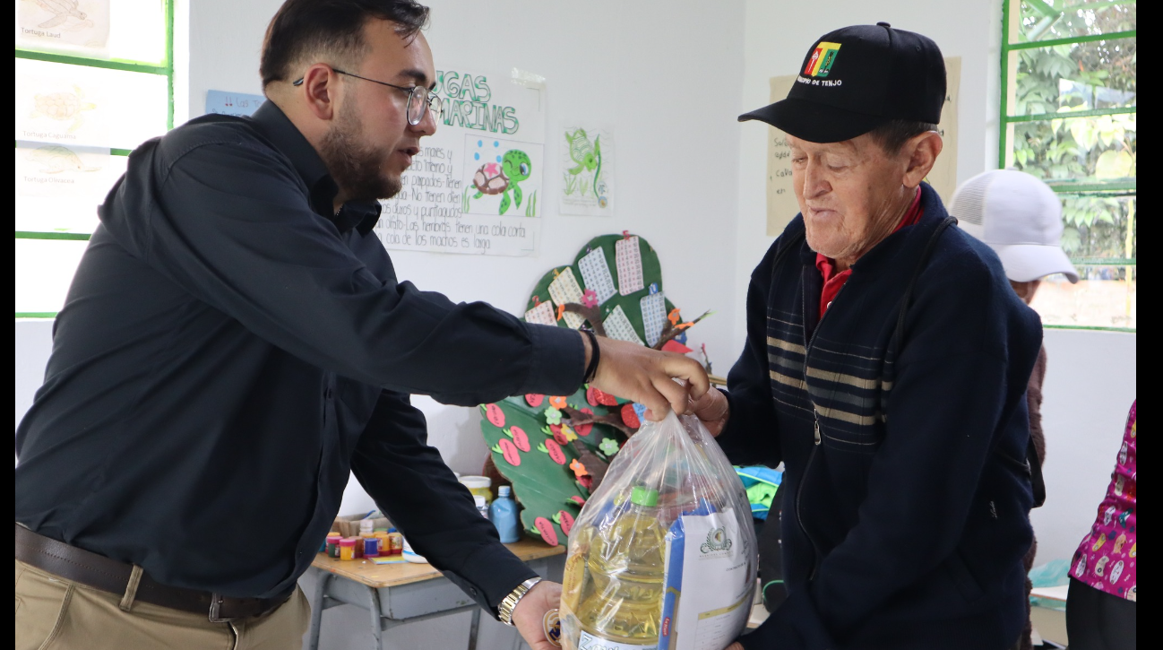 Jornada de Entrega de Apoyos Nutricionales a Adultos Mayores en Tenjo