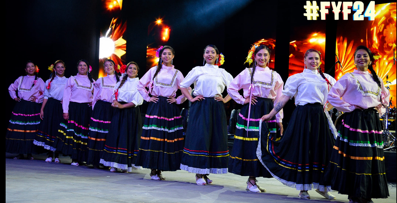 Candidatas Deslumbran al Público de Cota con su Muestra Folclórica de Tradición Cundinamarquesa