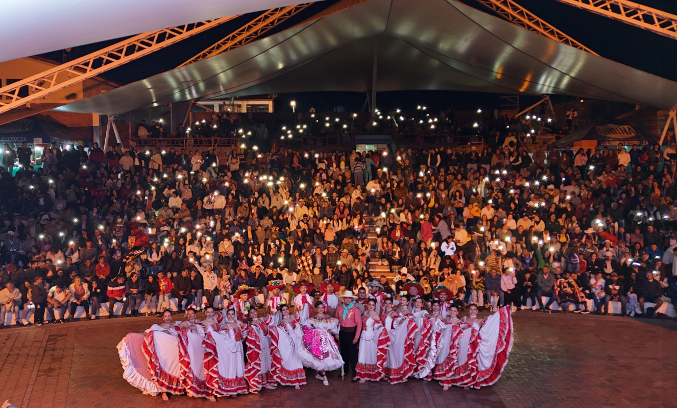 Segundo Día del X Encuentro Nacional de Danzas Folclóricas Celebra la Cultura con Artistas Nacionales e Internacionales