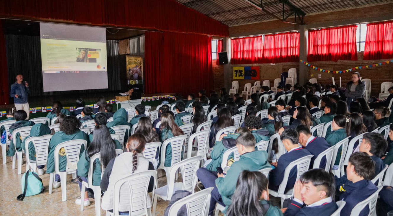 Semana de la Juventud en Tenjo Inicia con Charla sobre Inclusión Económica