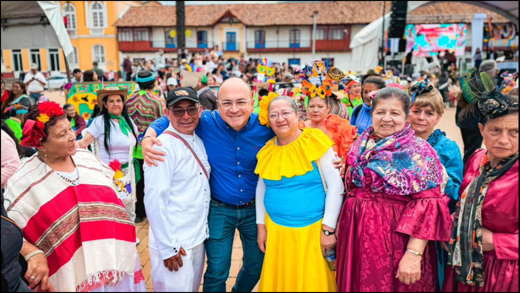 Gloria Eugenia Castaño Ortiz es coronada como la nueva Reina del Adulto Mayor en Zipaquirá