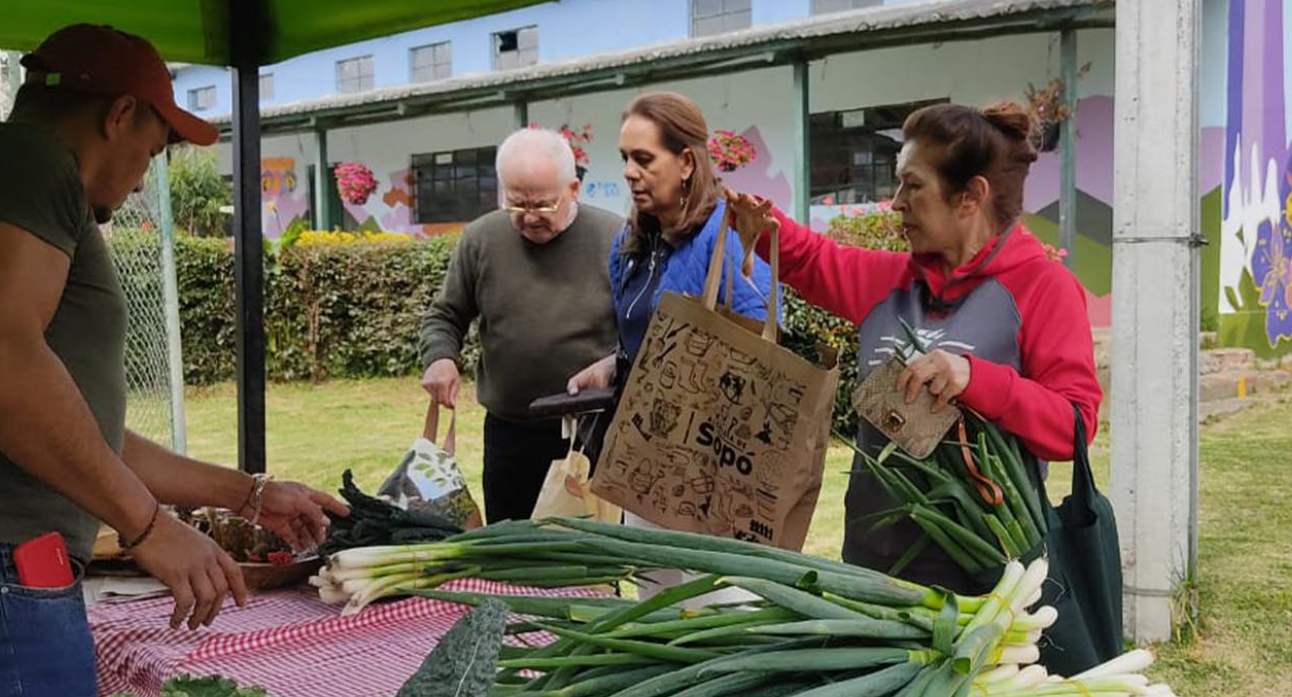 Gran Afluencia en el Mercado Campesino de la Vereda San Gabriel