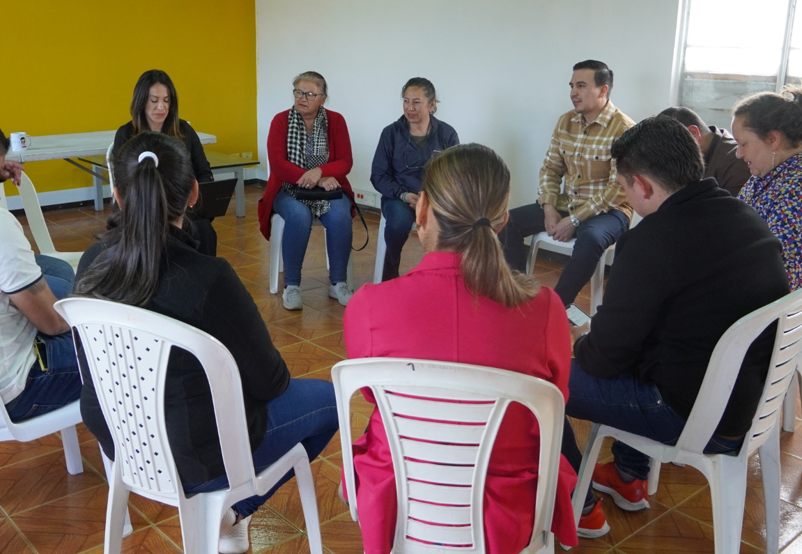 Mesa de trabajo avanza en convenios solidarios para mejorar infraestructura en comunidades de Cogua