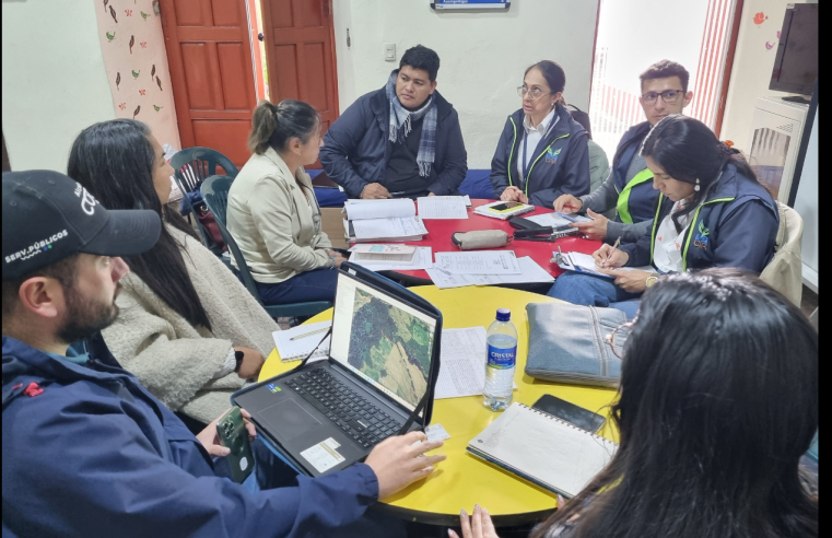 Mesa de trabajo para mejorar el servicio de acueductos veredales en Cundinamarca