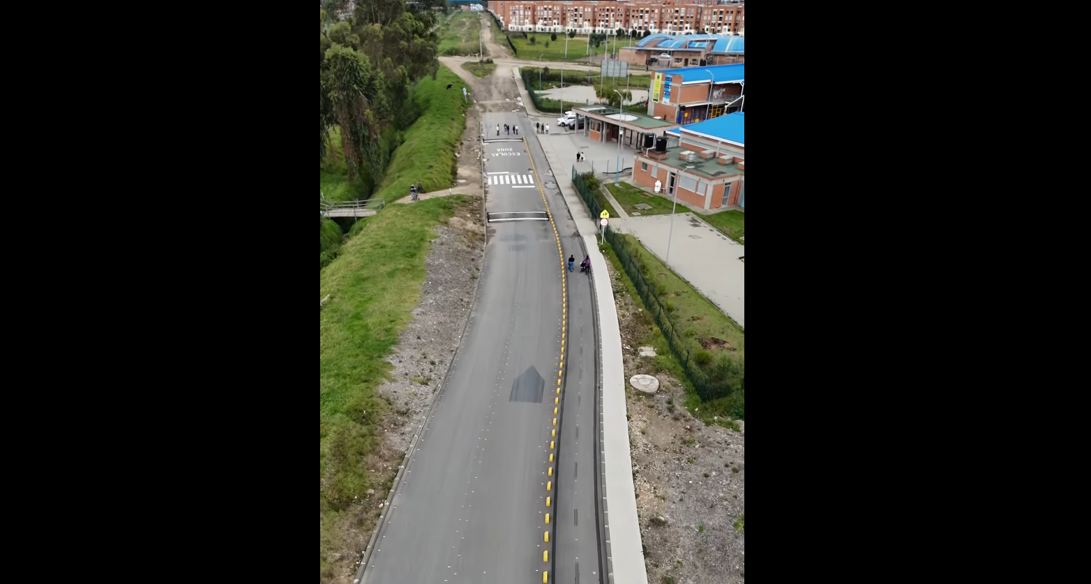 Instalan Reductores Viales para Mejorar la Seguridad Cerca al Colegio La Salle en Zipaquirá + Video