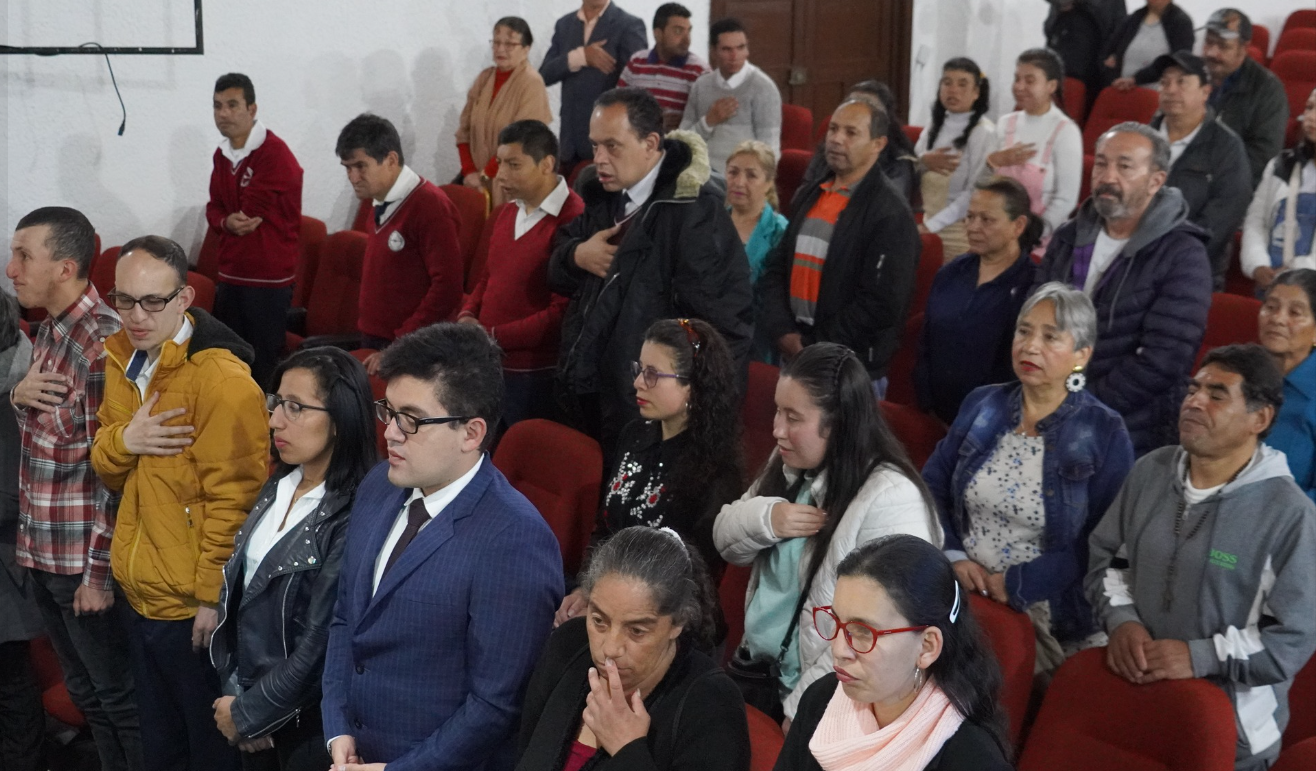 Entregan reconocimientos a participantes del curso de herramientas ofimáticas dirigido a beneficiarios del Programa de Discapacidad