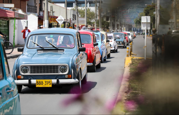 Éxito en la exhibición de autos y bicicletas clásicas en Chía