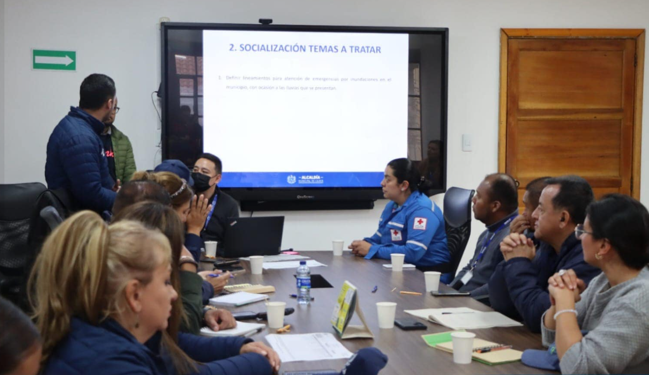 Alcaldía activa plan de emergencia ante lluvias y declara alerta amarilla