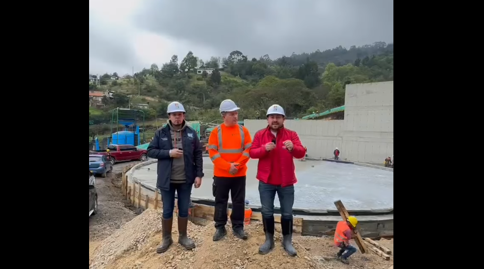 Avanza la construcción del tanque de agua en Tenjo con un 80% de progreso + Video