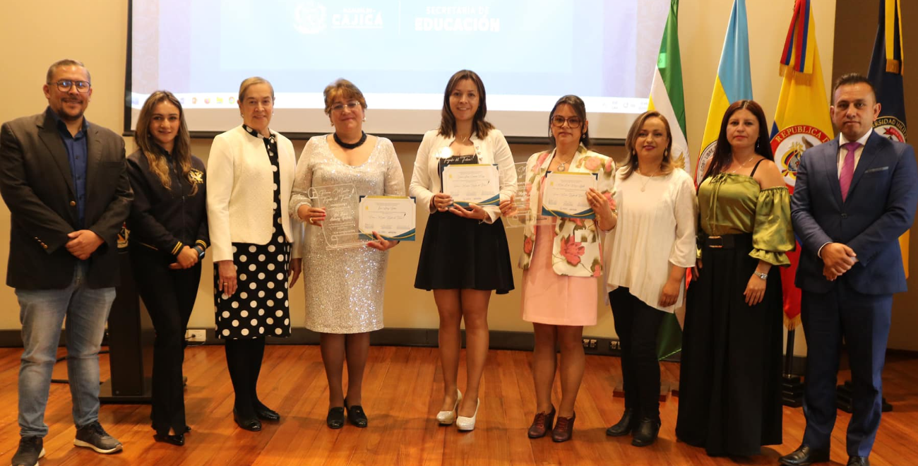 Docentes de Cajicá son reconocidos con el Premio Maestro Forjador del Futuro 2024