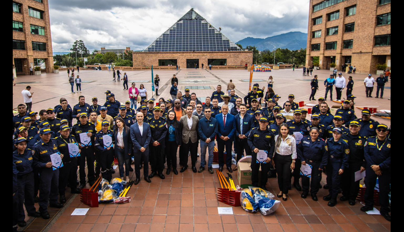 Fortalecen capacidad de respuesta del Cuerpo Voluntario de Bomberos de Cundinamarca