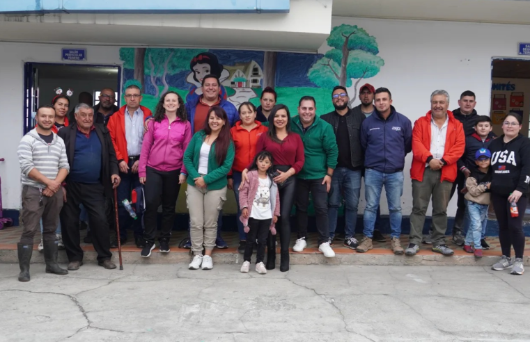 Socializan proyecto de la Escuela Simón Bolívar en la vereda Quebradahonda