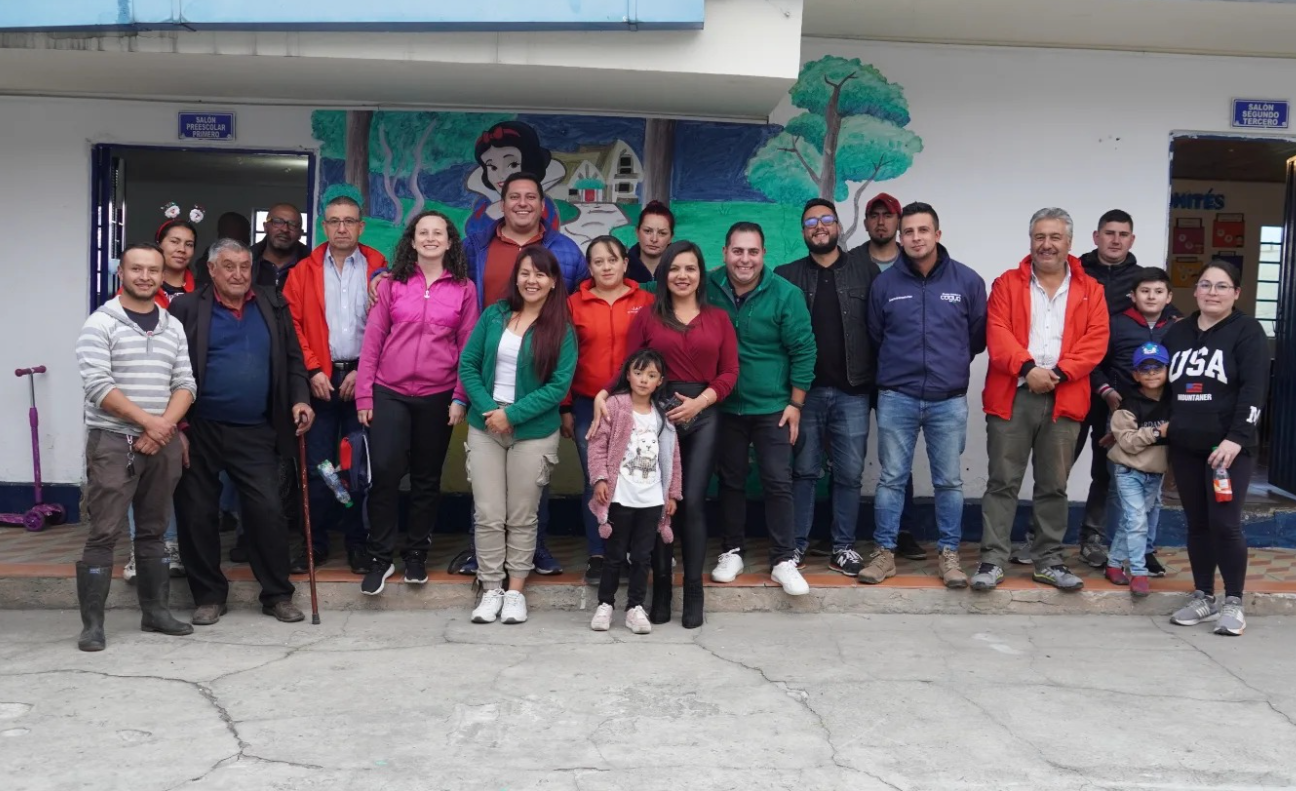 Socializan proyecto de la Escuela Simón Bolívar en la vereda Quebradahonda