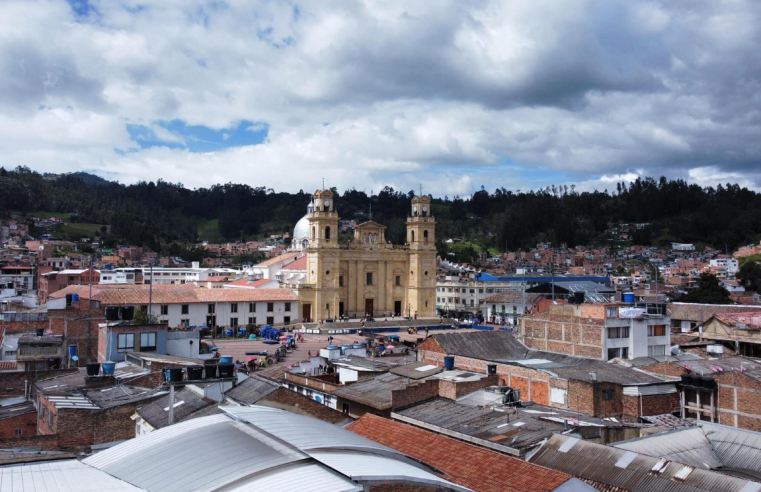Adultos mayores de Chía visitan la Basílica de Nuestra Señora del Rosario en Chiquinquirá