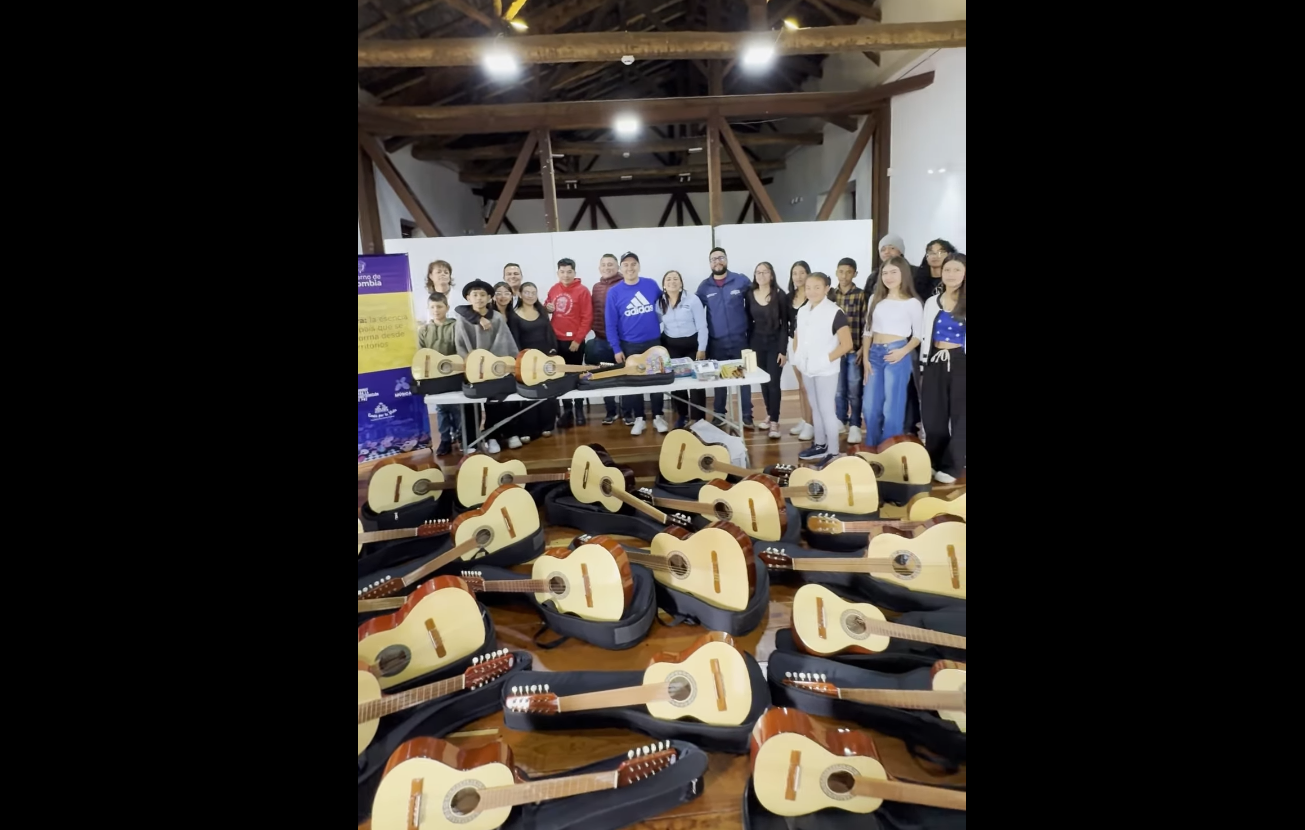 Dotación de instrumentos fortalece escuelas de formación musical en el municipio de Cogua + Video