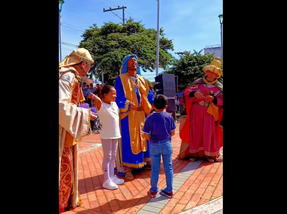 Celebración Cultural en Zipaquirá con el Drama de los Reyes Magos + Video