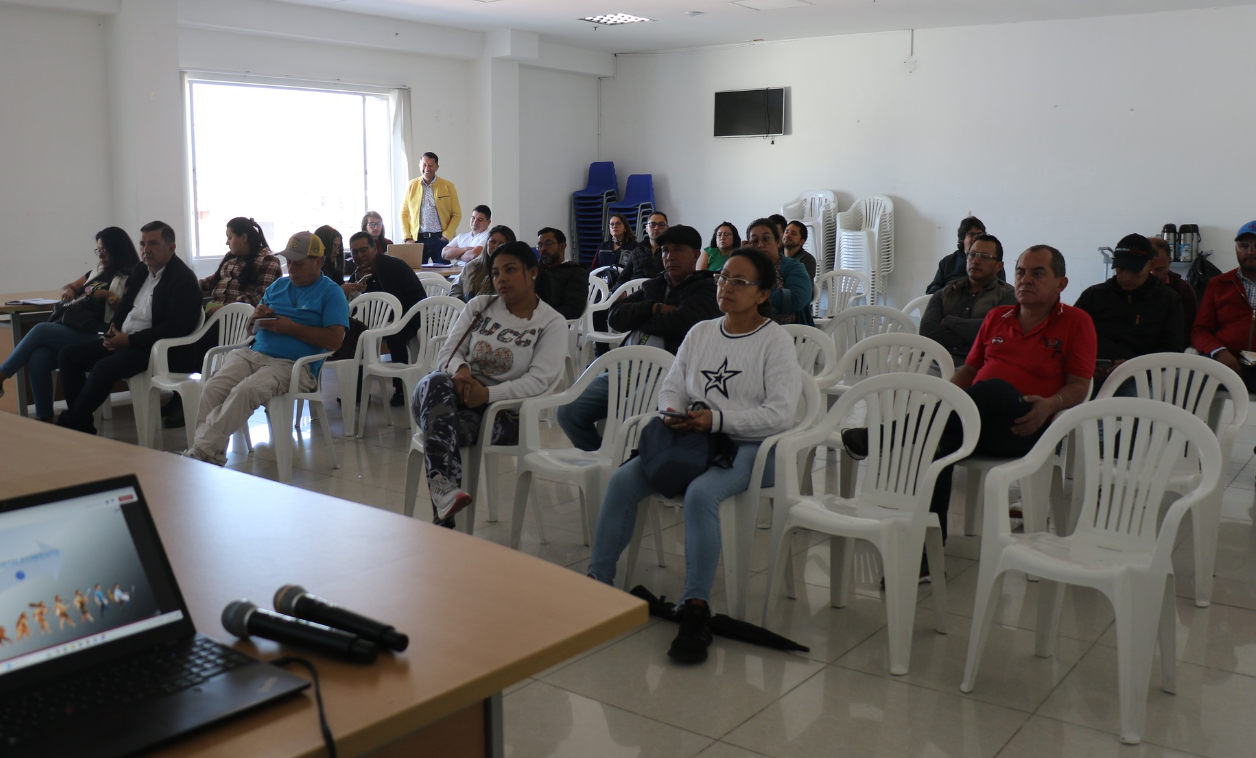 DIAN y Ministerio de Comercio promueven formalización en el sector turístico de Cundinamarca