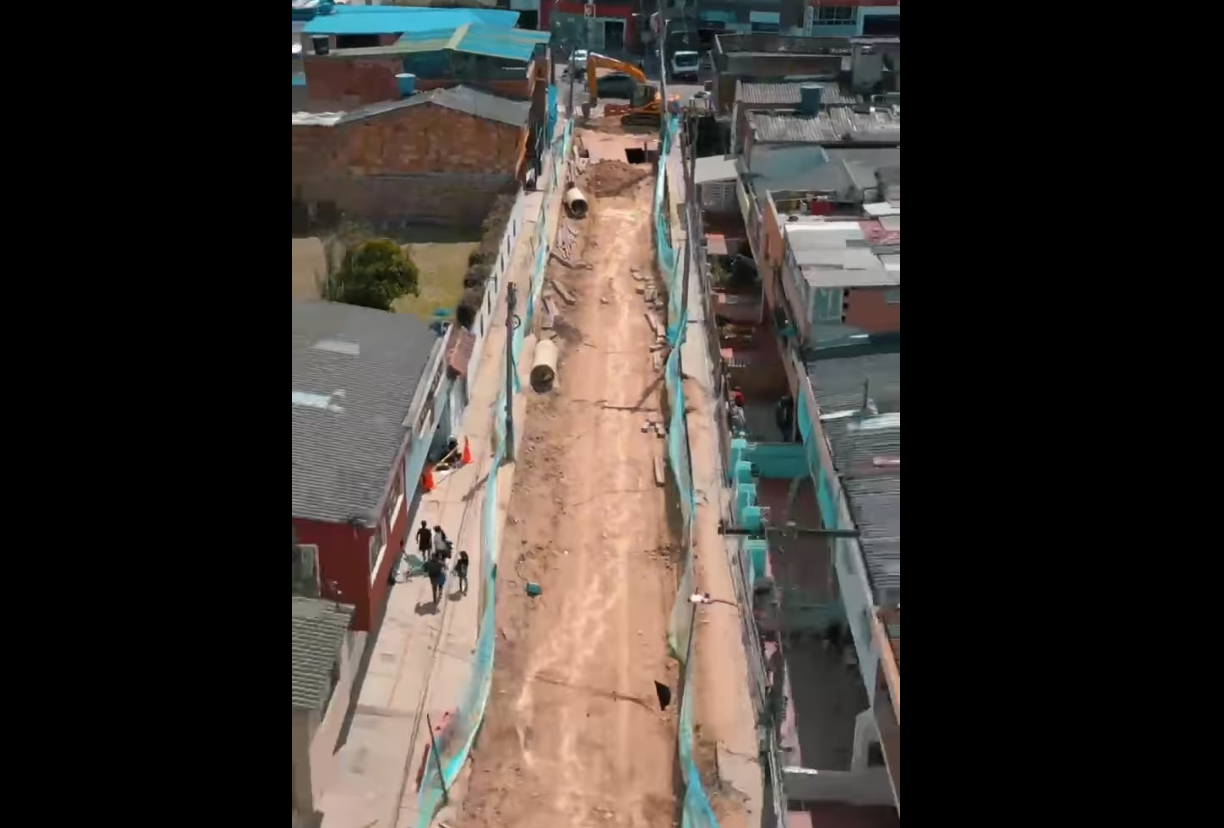 Avanza construcción de |alcantarillado| en el sector La Lorena de |Chía| + Video