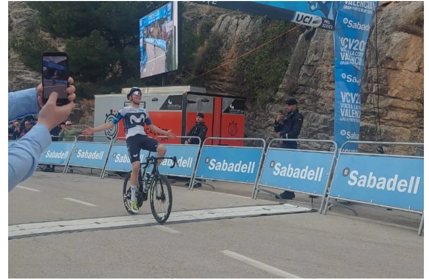 Iván Romeo se impone en la tercera etapa de la |Vuelta a la Comunidad Valenciana|; Santiago Buitrago finaliza segundo