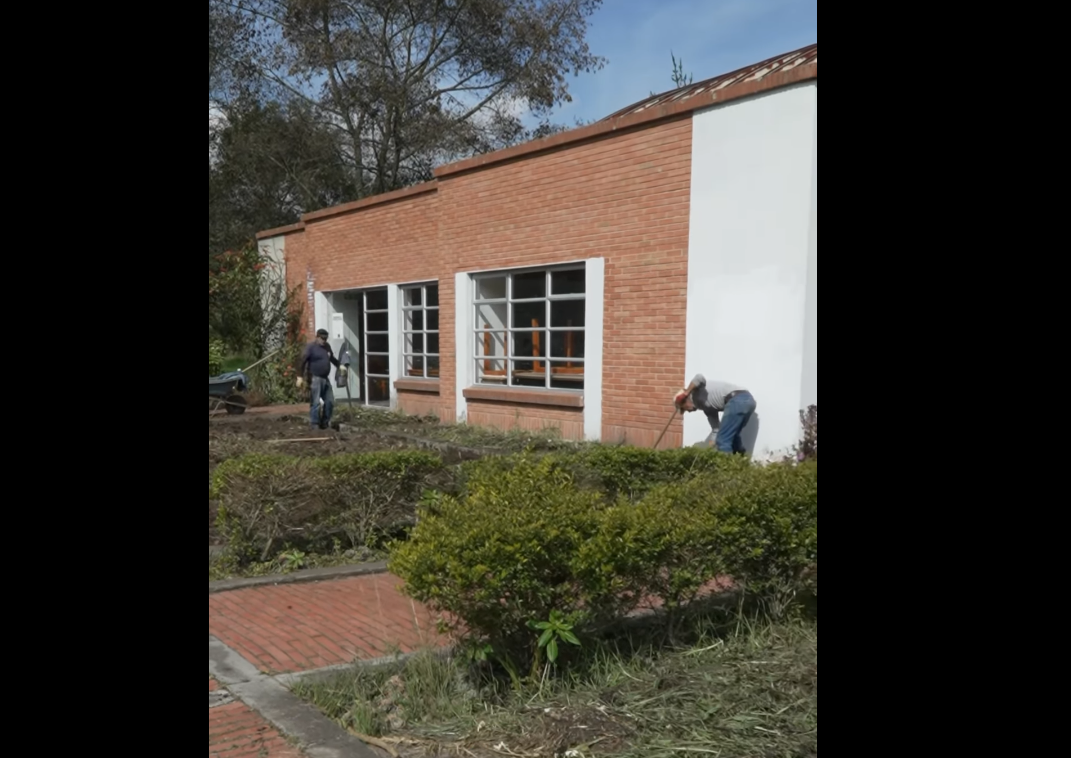 |Mantenimiento| para la apertura de la |Unidad de Atención Integral y Centro Día|