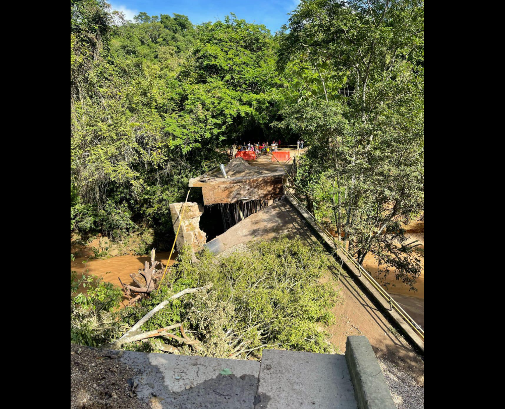 Autoridades Atienden Emergencia por Colapso| del Puente Tambores en |Nilo|