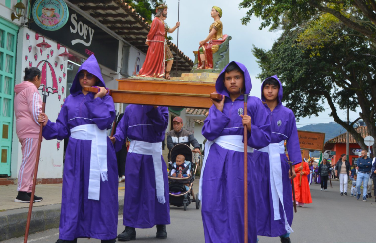 |Viacrucis| Infantil en |Cajicá| fortaleció la fe y la tradición entre los más pequeños