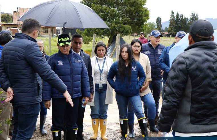 Autoridades inspeccionan avances y dificultades en obra vial del sector El Gacho en |Cajicá|