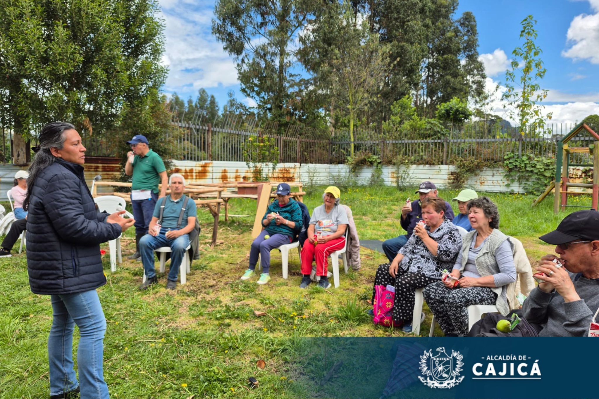 Adultos mayores de |Cajicá| fortalecen su vínculo con la naturaleza a través de |huertas comunitarias|
