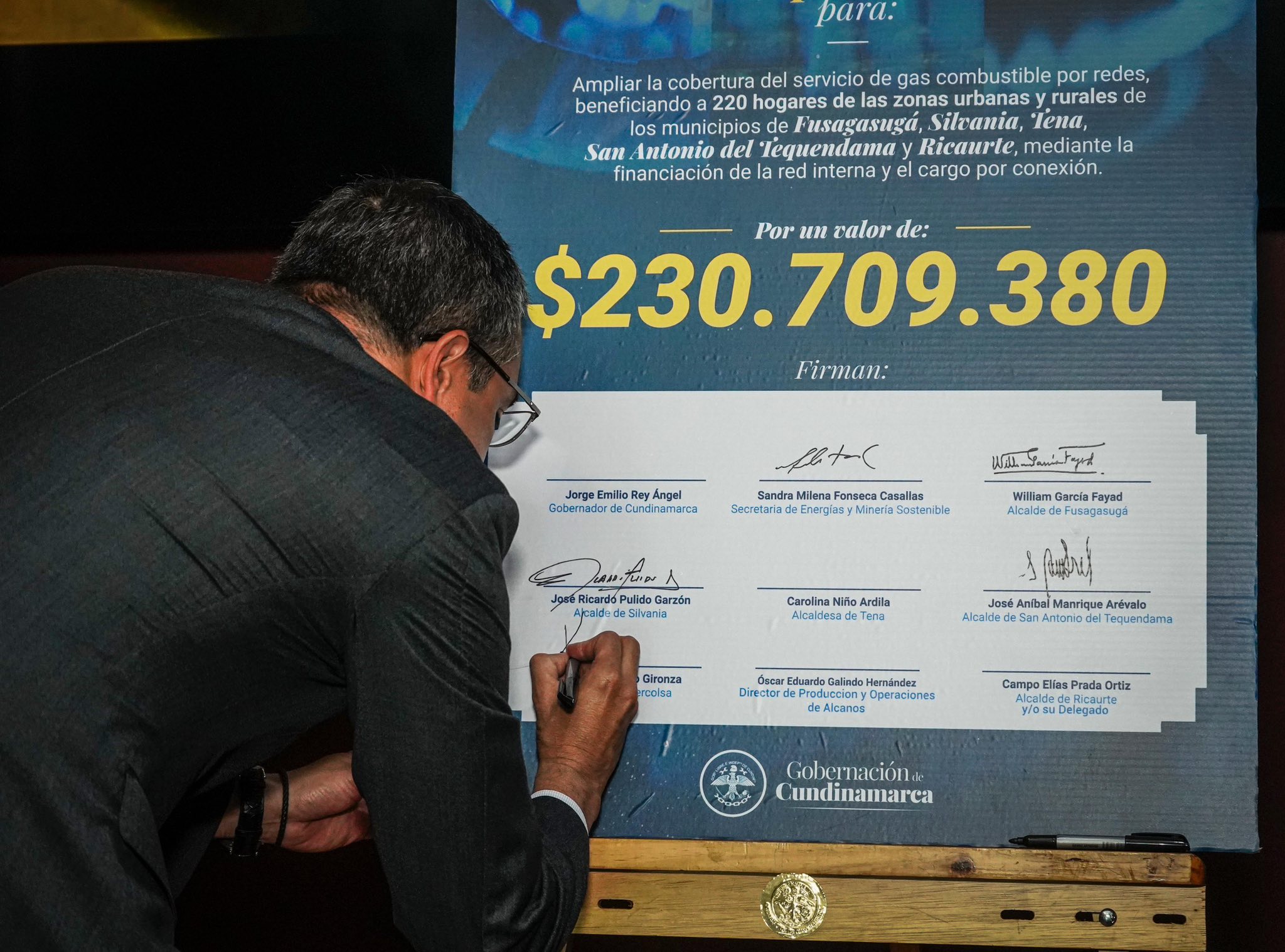 Nuevo Convenio Expande el |Servicio de Gas| a 1.400 Usuarios en Siete Municipios de |Cundinamarca|